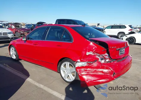 2010 Mercedes-Benz C 300 Luxury 4Matic/Sport 4Matic из США, поврежденный, VIN WDDGF8BB2AR091186